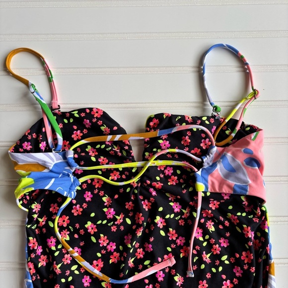 Maaji | Women's Floral Cheeky One Piece Bathing Suit Size Large NWT Beach Pool - Picture 5 of 11